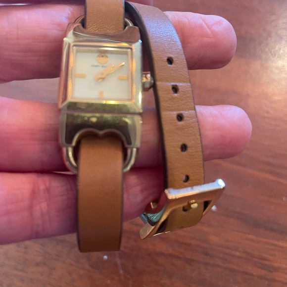 Tory Burch Double T Link Reversiblee Leather Strap Wrap Watch| - Picture 2 of 5
